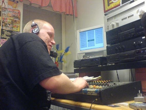 DJ Jens doin it Live